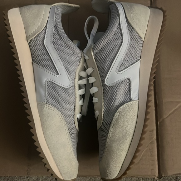 Rag & Bone Retro Sneaker Moonstone.  Size 38.5.  US 8. Gently used.  Like new. - Picture 5 of 10